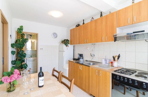 Molunat Apartment | Beach front apartment in Gruda with WiFi
