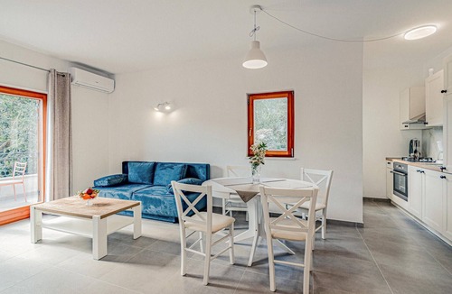 Kneza Apartment | Beach front apartment in Kneze with WiFi
