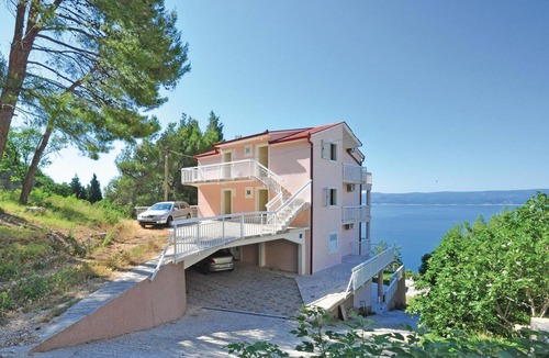 Mimice Apartment | Beach front apartment in Mimice with WiFi