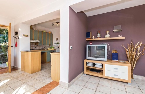 Sarsoni Apartment | Beach front apartment in Rijeka with WiFi