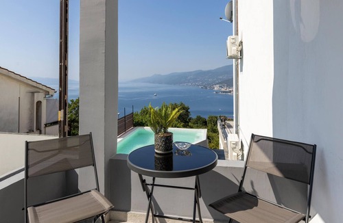 Rubesi Apartment | Beach front apartment in Rijeka