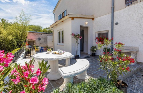 Smrika Apartment | Beach front apartment in Smrika