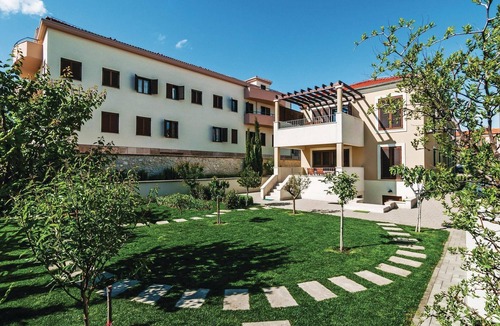 Zadar Apartment | Beach front apartment in Zadar with WiFi