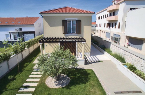 Zadar Apartment | Beach front apartment in Zadar with WiFi
