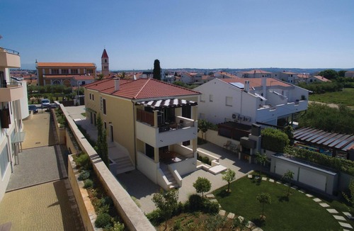 Zadar Apartment | Beach front apartment in Zadar with WiFi