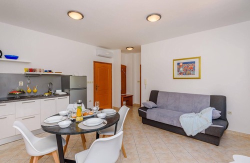 Klek Apartment | Beach front apartment in Klek