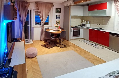 Borak Apartment | Beach front apartment in Omis with WiFi
