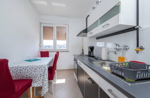 Veruda Apartment | Beach front apartment in Pula with WiFi