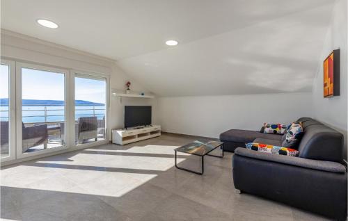 Povile Apartment | Beach Front Apartment In Povile With Wifi