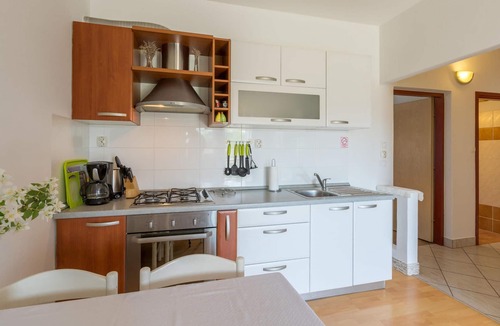 Finida Apartment | Beach front apartment in Umag with WiFi