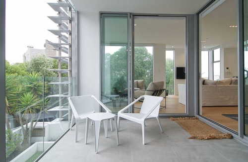 Sumner Apartment | Beach Front Apartment with pool