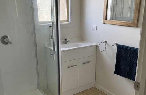 Allestree Cabin | Beach Front Cabin 3 - Two Bedroom Self Contained