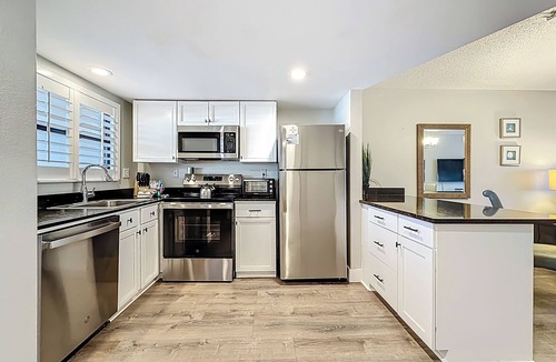 Belle Vista Condo | BEACH FRONT CONDO HIGHLY RATED SPRING & SUMMER DATES AVAILABLE NOW !