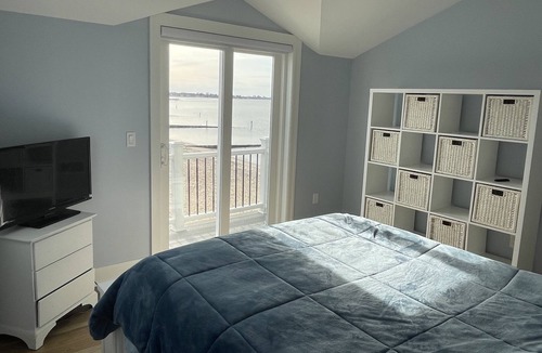 Westbrook Center Cottage | Beach Front Cottage-Private Beach