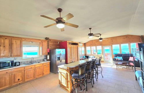 Port Lavaca Cottage | Beach Front Cottage - Head on the cloud, toes on the sand