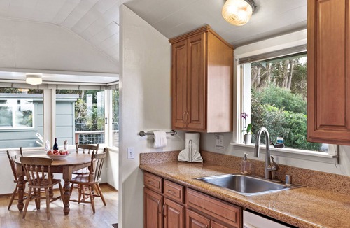 Carmel Cottage | Beach Front Cottages with Stunning Views.