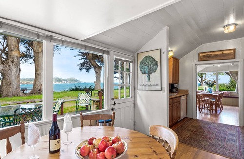 Carmel Cottage | Beach Front Cottages with Stunning Views.