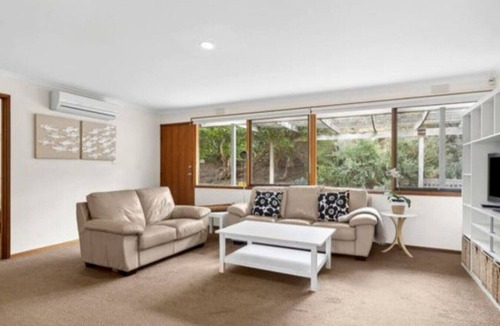 Ocean Grove House | Beach front Family House