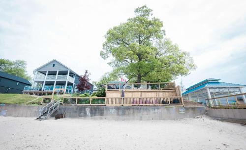Crystal Beach House | Beach Front Family Cottage Ping Pong & Karaoke