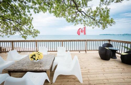 Crystal Beach House | Beach Front Family Cottage Ping Pong & Karaoke