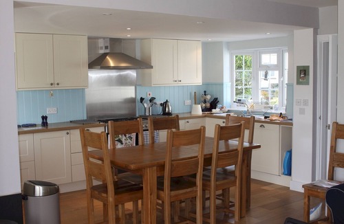 Middleton-on-Sea House | Beach Front Holiday Home on private road with views out to sea. 100+ 5* Reviews
