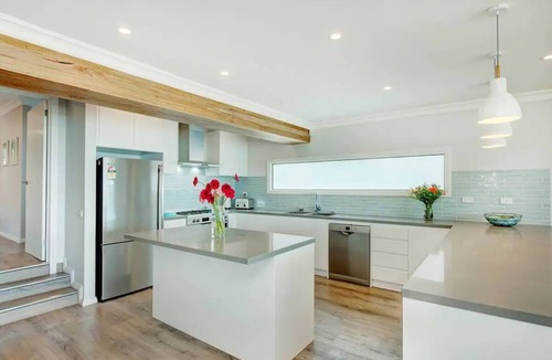 Safety Beach House | Beach Front Haven with 180 Degree Views