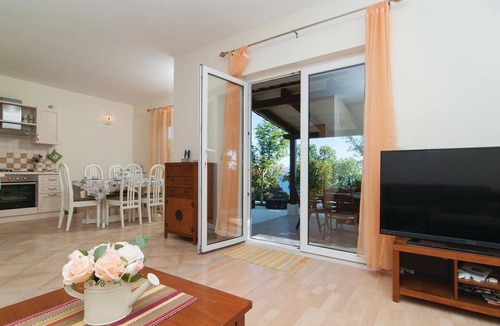 Lokva Rogoznica House | Beach front home in Lokva Rogoznica