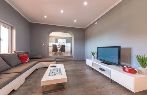 Kastel Sucurac House | Beach front home in Kastel Sucurac