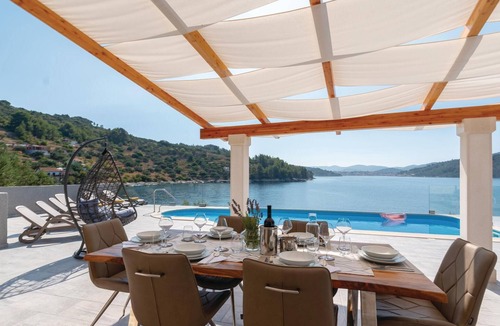 Vela Luka House | Beach front home in Mikulina Luka