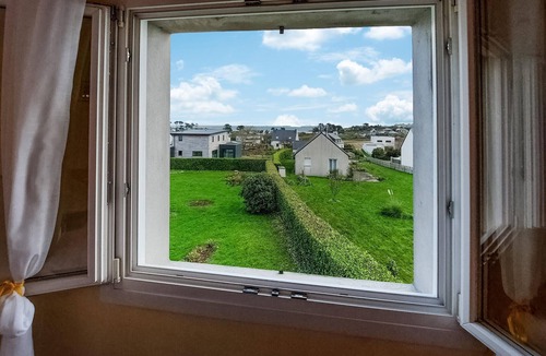 Plouguerneau House | Beach front home in Plouguerneau with WiFi