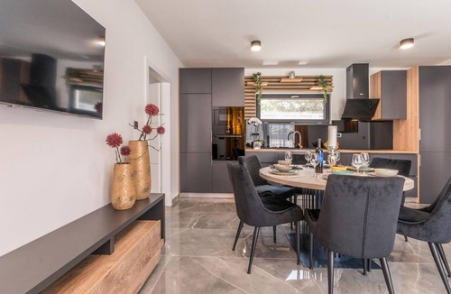Biograd na Moru House | Beach front home in Biograd
