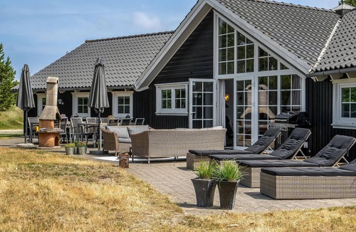 Blavand Strand House | Beach front home in Blåvand with sauna