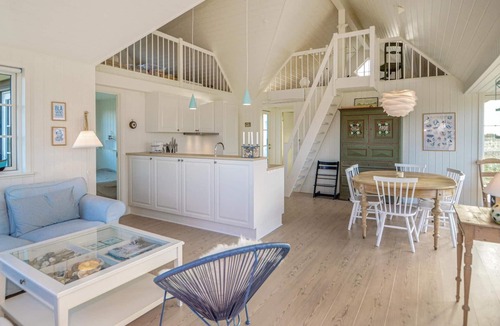 Blavand Strand House | Beach front home in Blåvand with house sea view
