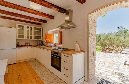 Potirna House | Beach front home in Blato