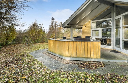 Follenslev House | Beach front home in Føllenslev with sauna
