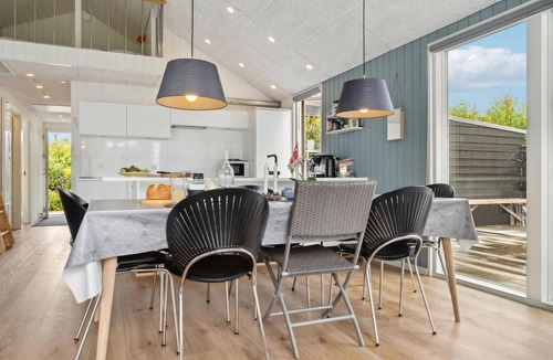 Øer Strand House | Beach front home in Ebeltoft with sauna