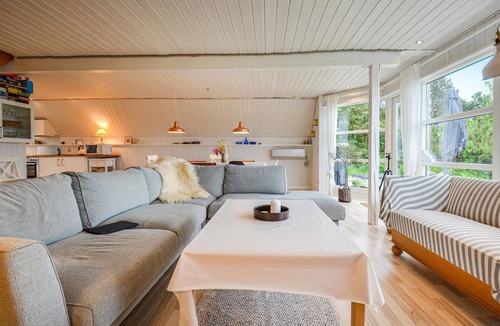 Egsmark Strand House | Beach front home in Ebeltoft with sauna