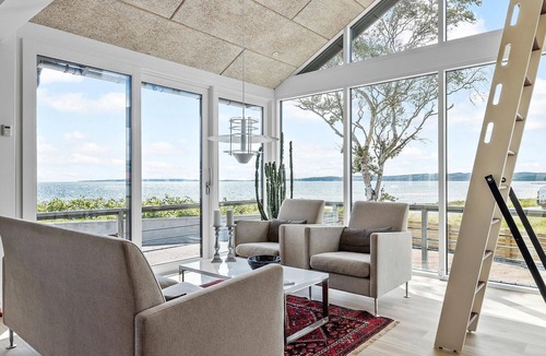 Egsmark Strand House | Beach front home in Ebeltoft with sauna
