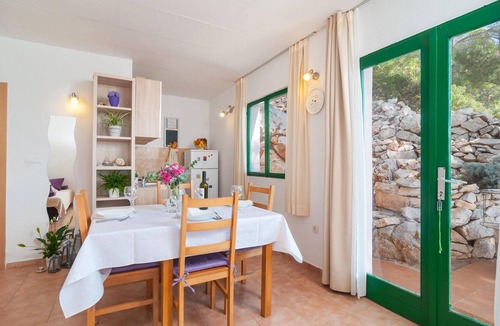 Gdinj House | Beach front home in Gdinj with WiFi