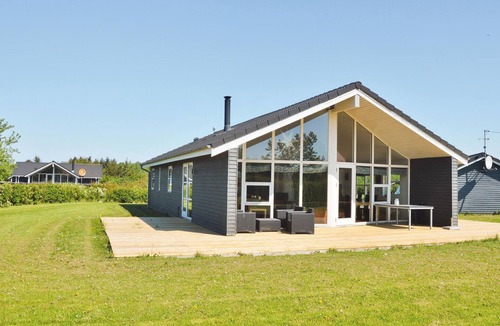 Falen House | Beach front home in Hemmet with sauna