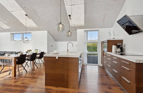 Falen House | Beach front home in Hemmet with WiFi