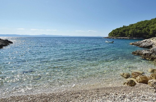 Pokrivenik House | Beach front home in Zastrazisce