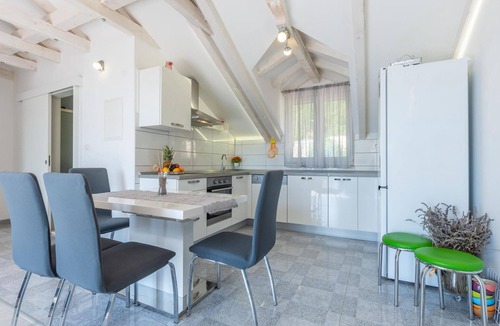 Jesenice House | Beach front home in Jesenice