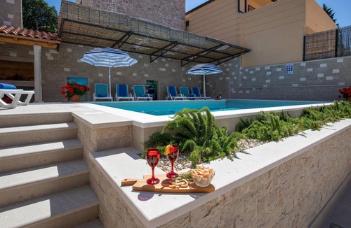 Kremena House | Beach front home in Klek