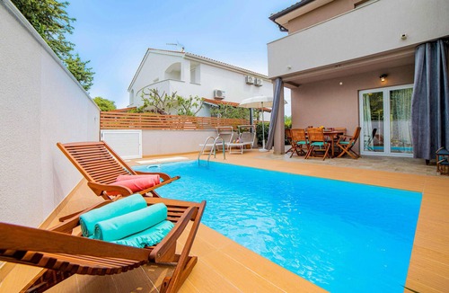 Klimno House | Beach front home in Klimno