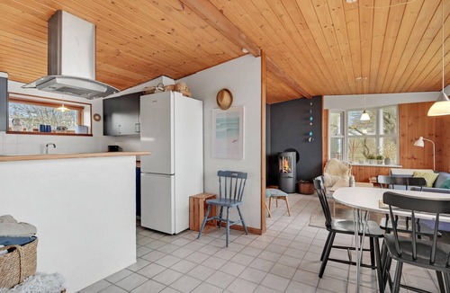 Skødshoved Strand House | Beach front home in Knebel with sauna