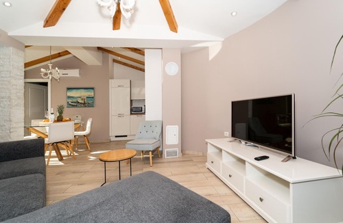 Obrovac House | Beach front home in Krusevo