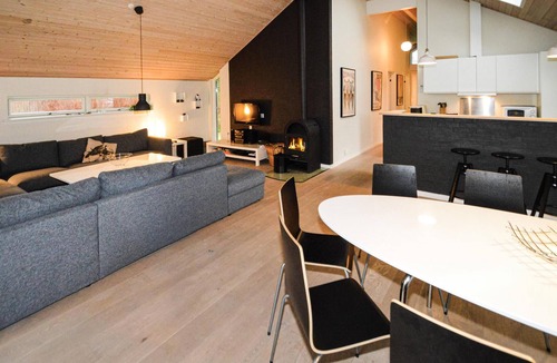 Trend House | Beach front home in Løgstør with sauna
