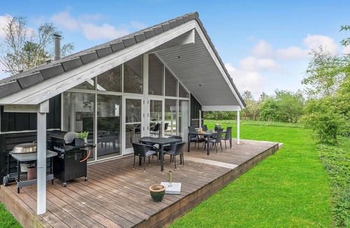 Trend House | Beach front home in Løgstør with sauna