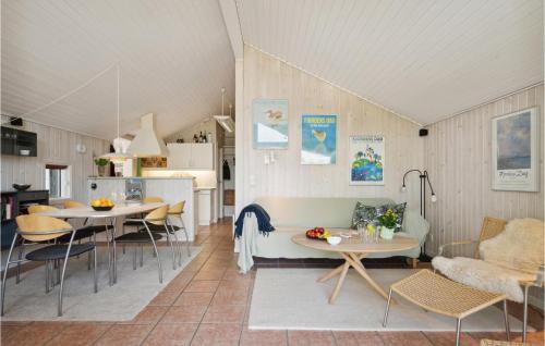 Mesinge House | Beach Front Home In Mesinge With Wifi